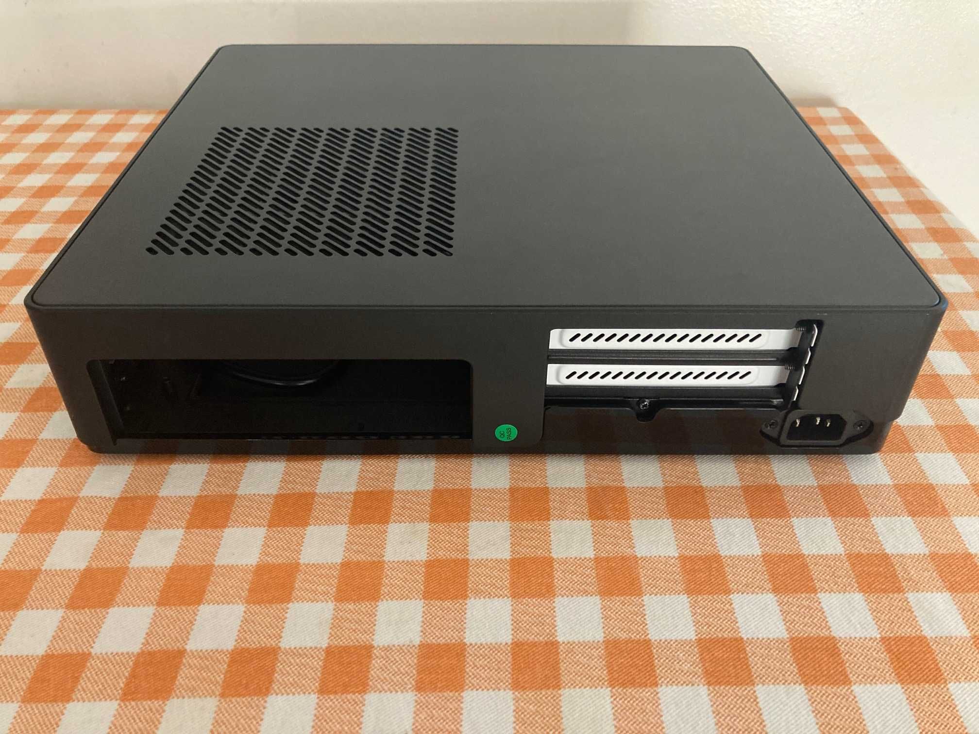 Caixa Fractal Design Node 202