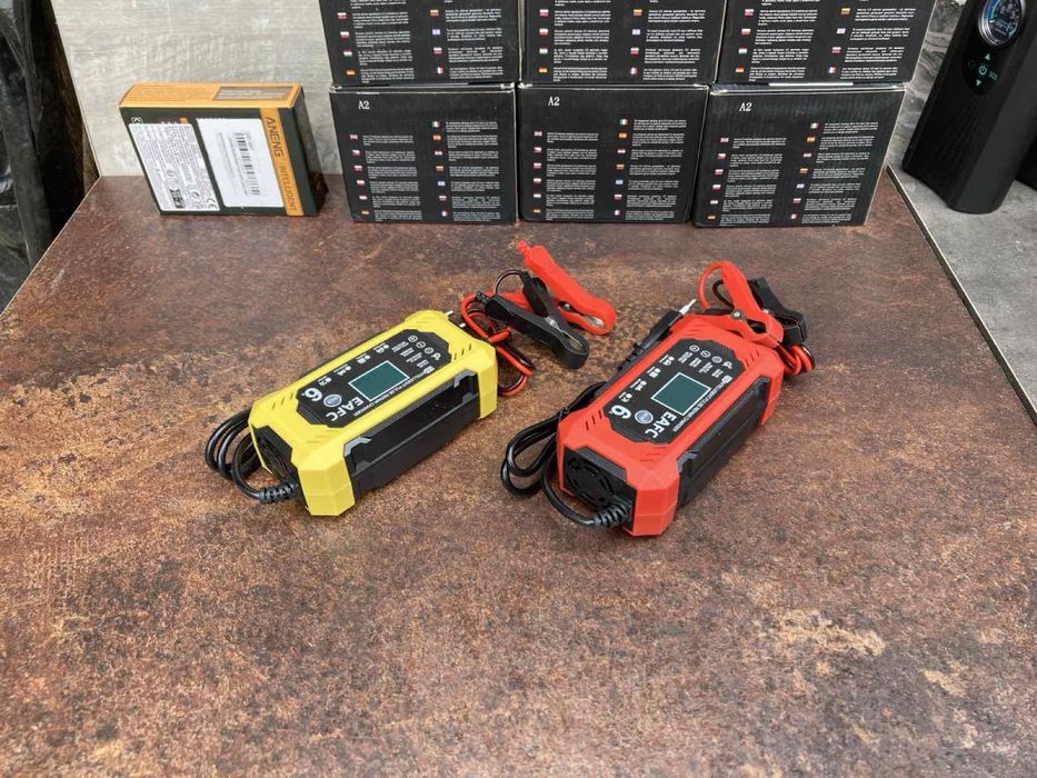 Розумний зарядний пристрій для автомобільного аккумулятора/12В-6А