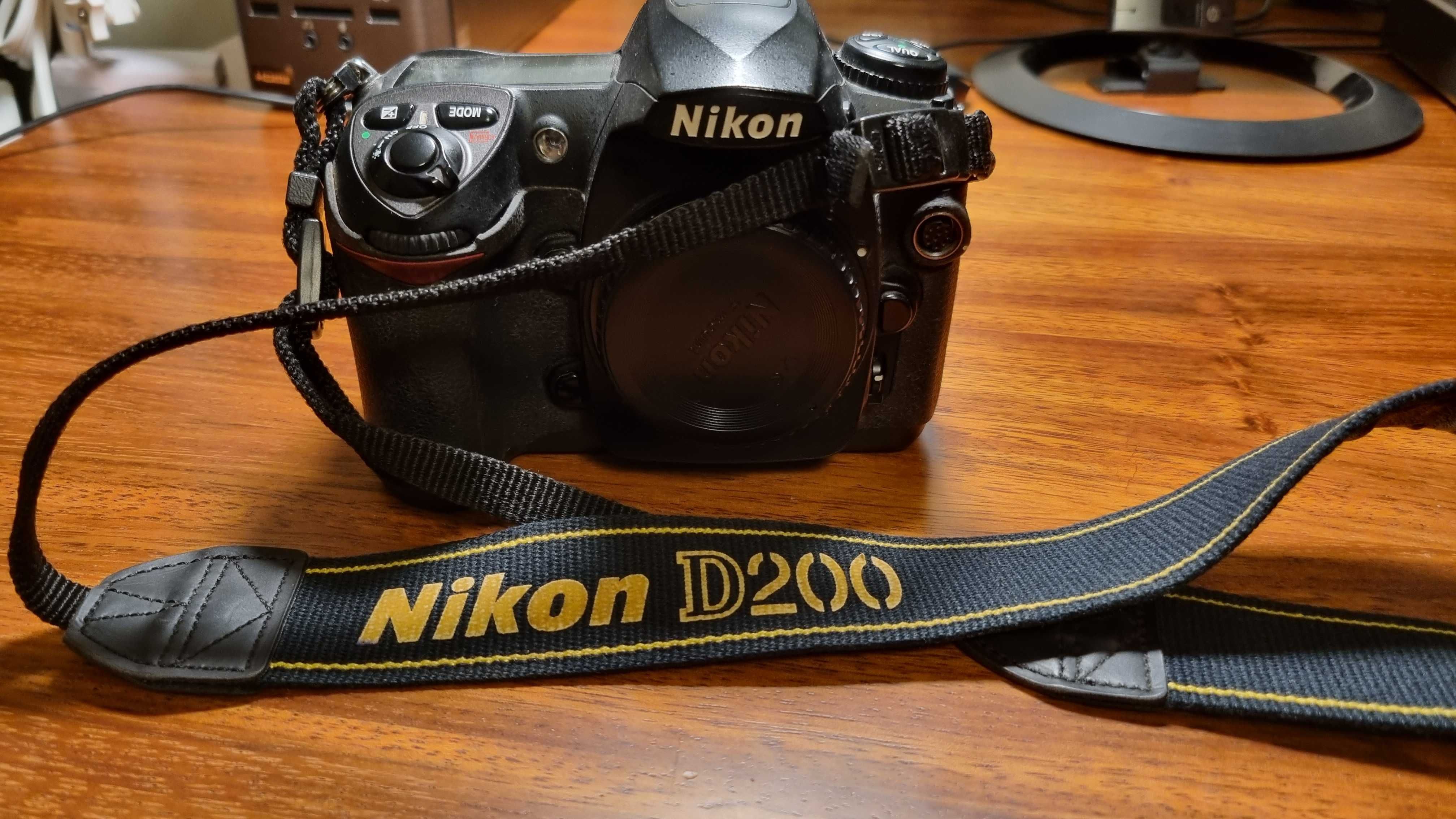 Vendo Nikon D200  com correia original a funcionar na perfeição