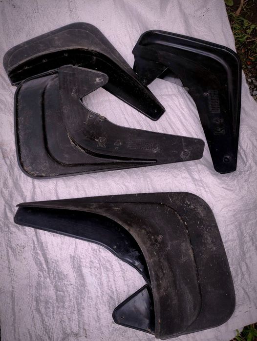 Бризговики 4 шт пластикові універсальні R 4