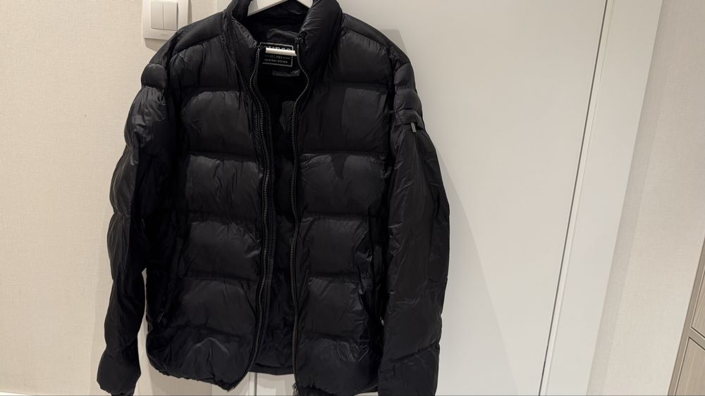Чоловіча куртка GUESS