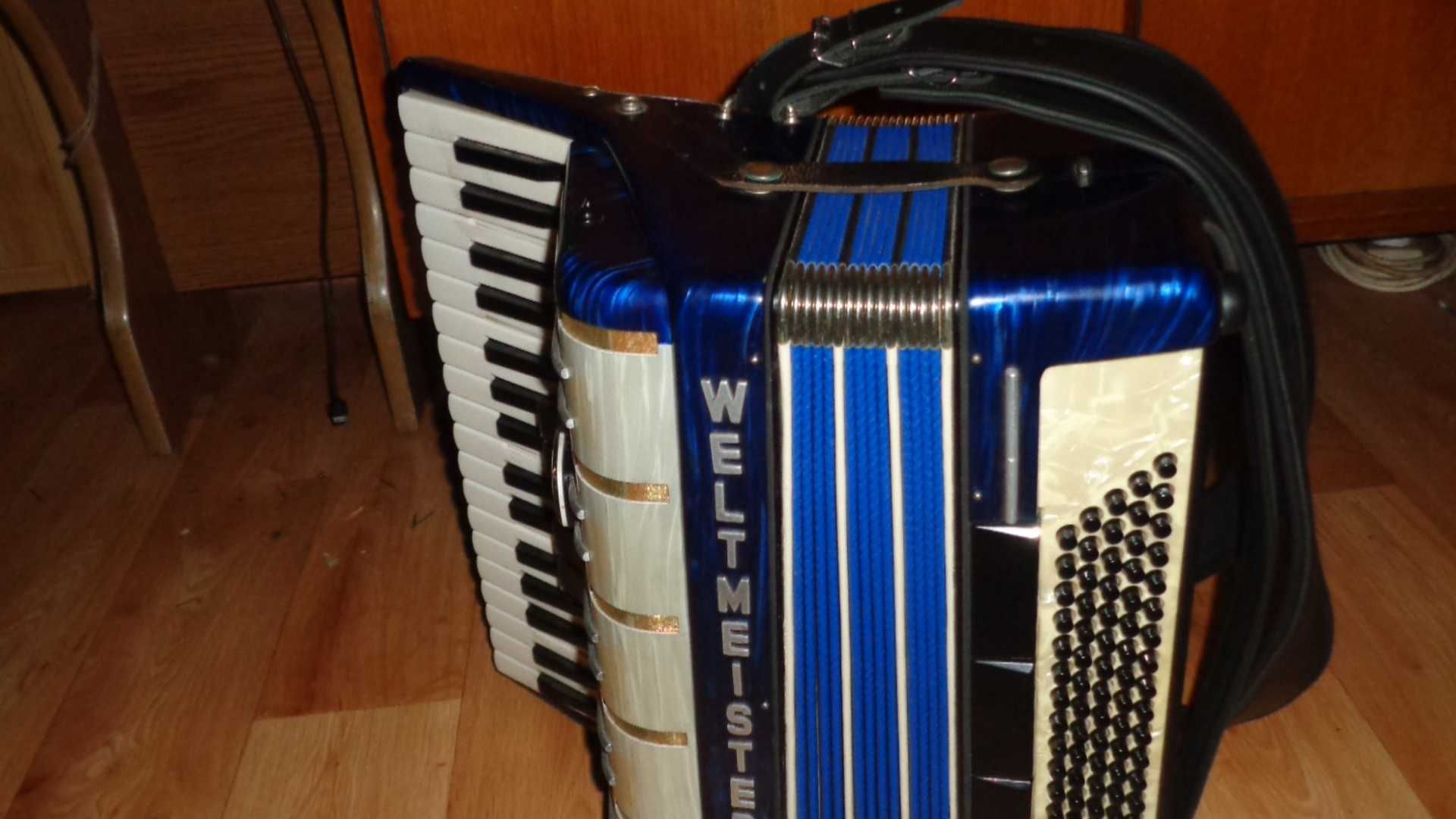 Sprzedam akordeon WELTMEISTER AMIGO 80 basów