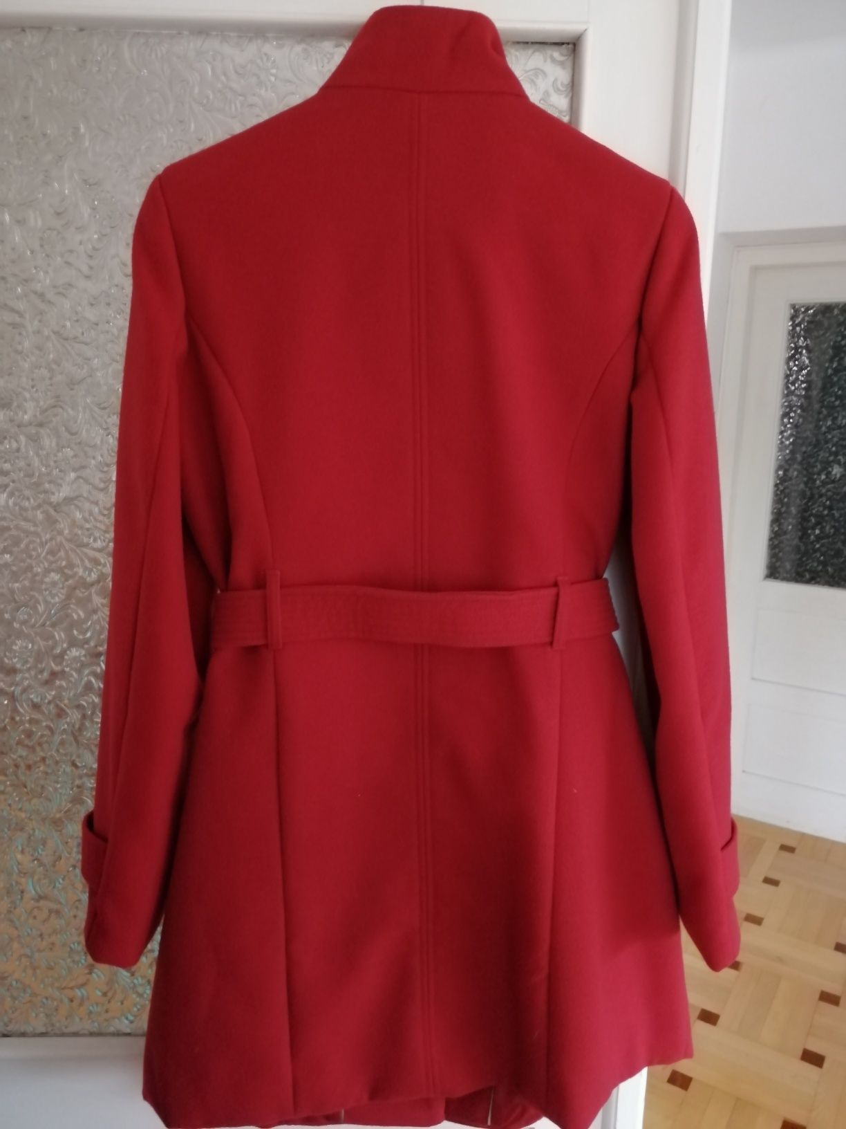 Wełniany płaszcz damski czerwony