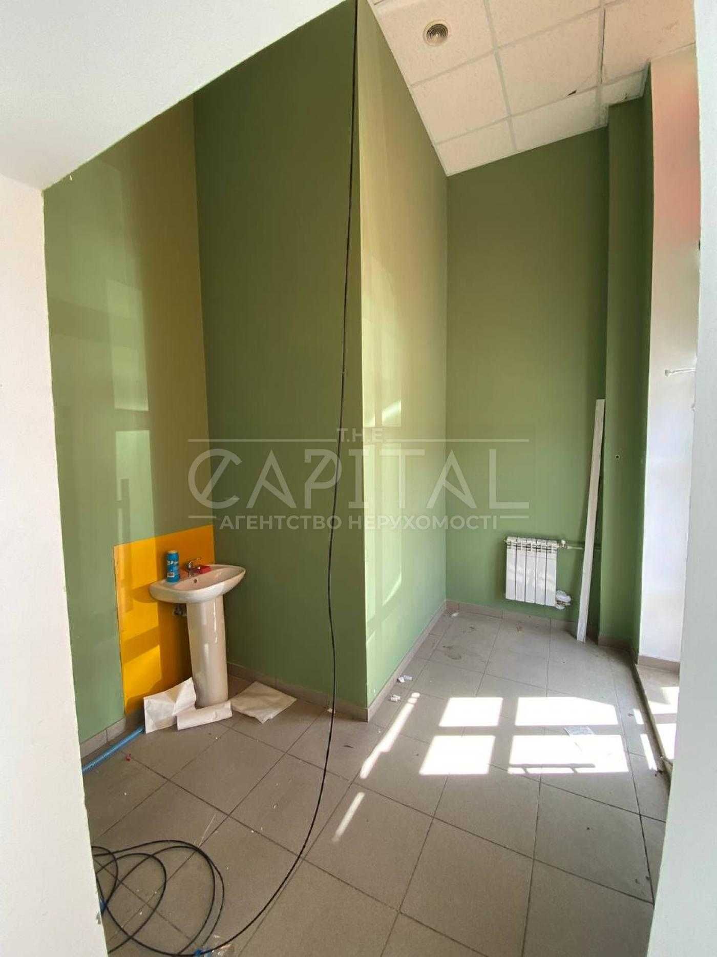Приміщення під магазин/офіс/шоурум, 296 м², ФАСАД. ст. м. Почайна 5 хв