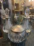 Conjunto toilet prata e vidro antigo