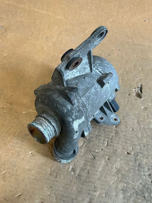 BMW F10 E90 F30 E92 E93 POMPA ELEKTRYCZNA WODY 7561229