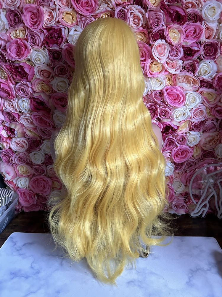 Peruka długie żółte włosy z grzywką cosplay wig