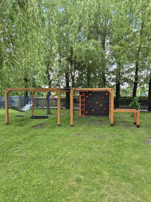 Plac zabaw dla dzieci mini siłownia drewno
