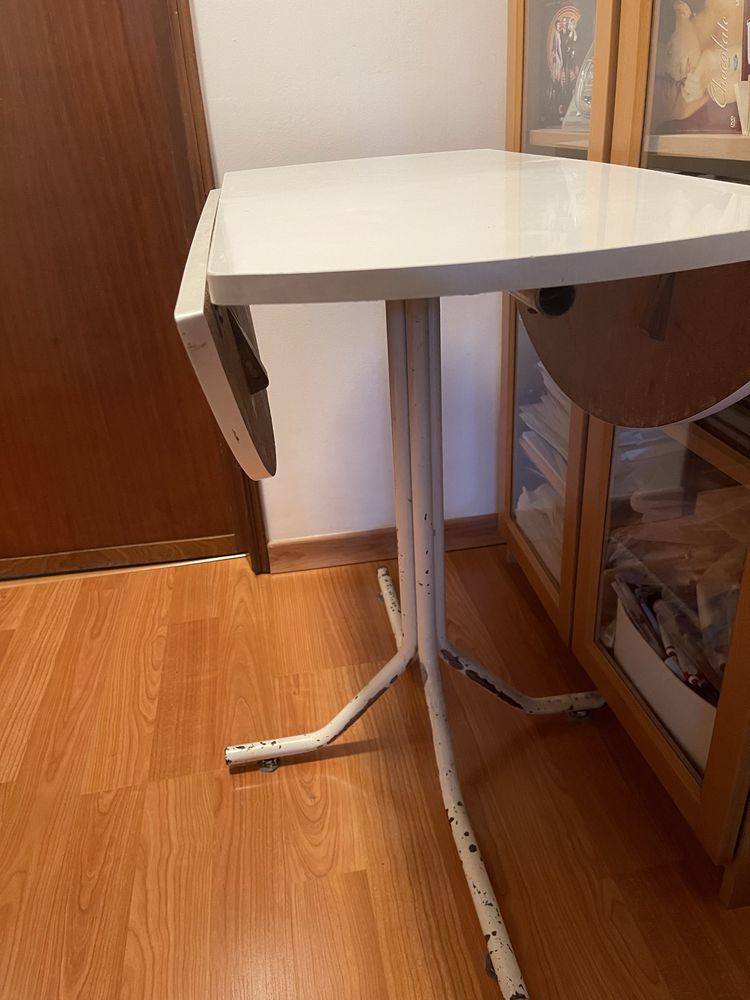 Mesa de cozinha dobrável