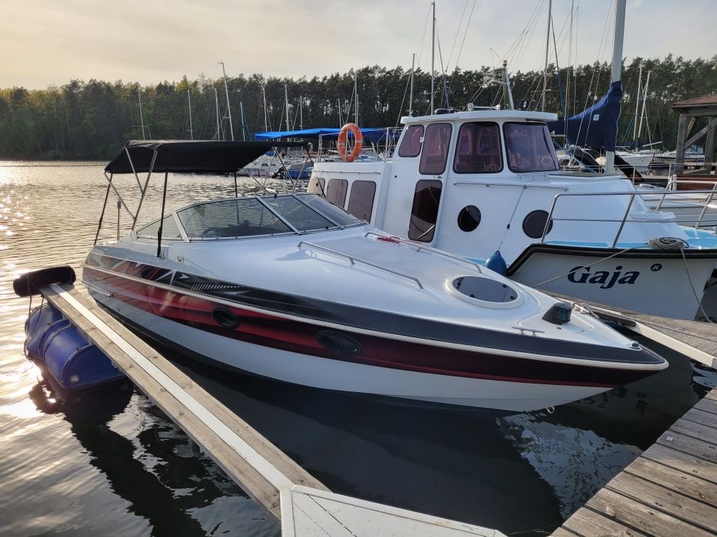 Jacht motorowy Chris Craft Volvo Penta 8.2 GSI