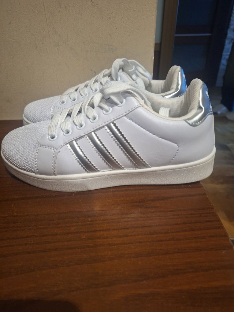 Damskie adidasy  r 38