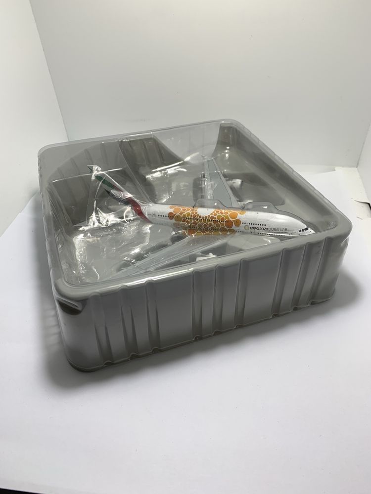 Airbus A380-800 Emirates Gemini Jets 1:400