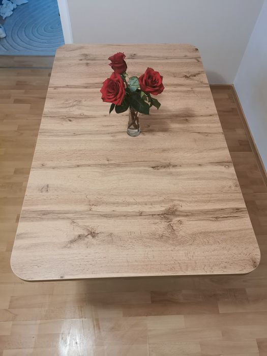 Stół do jadalni polecam odbiór osobisty.
