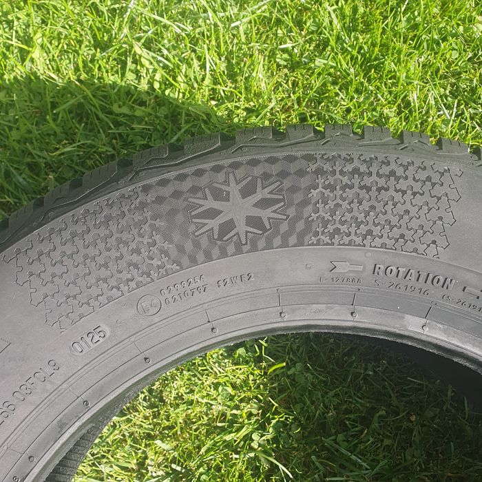 Nowe opony zimowe Continental 205/65/16