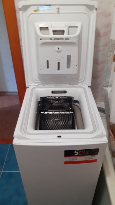 Продам стиральную машинку (4 года)