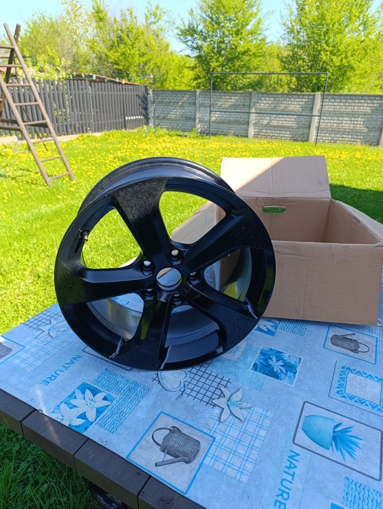 Sprzedam felgi 17 do VW