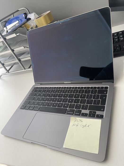 Macbook M1 2020 sprzedam