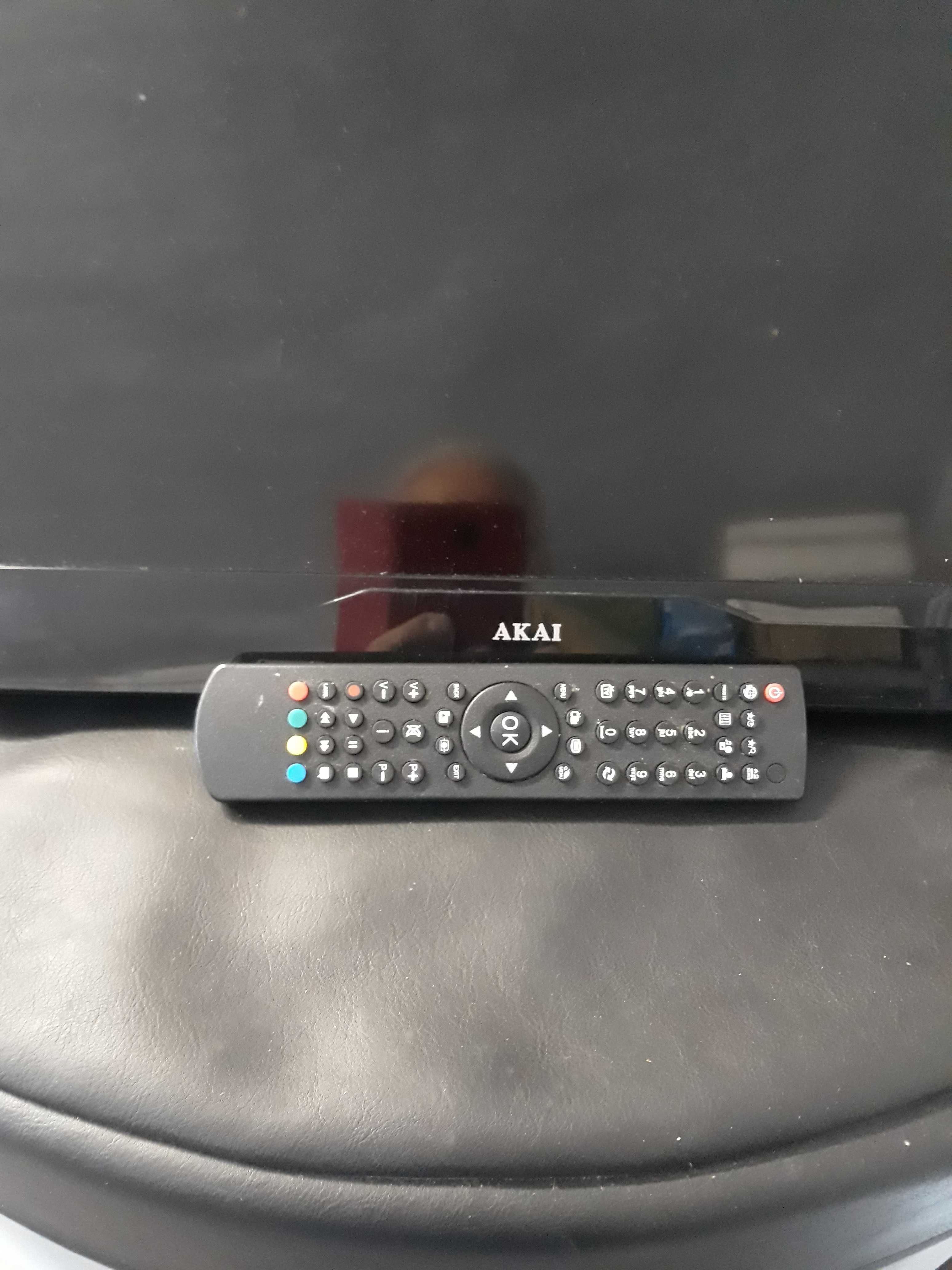 Telewizor AKAI  kolorowy LED 19 cali 12V