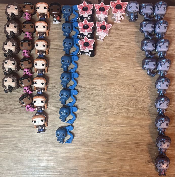 Іграшки Stranger Things kinder joy, Дивні дива кіндер