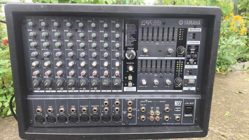Мікшерний пульт + підсилювач Yamaha EMX88s