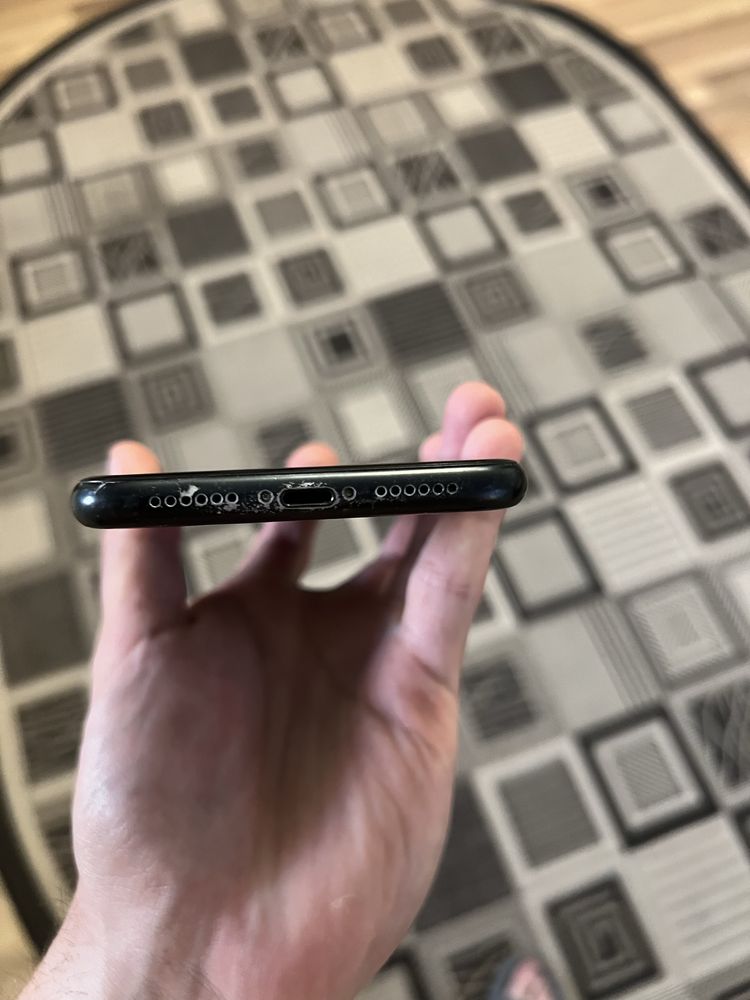 Продам Iphone XR