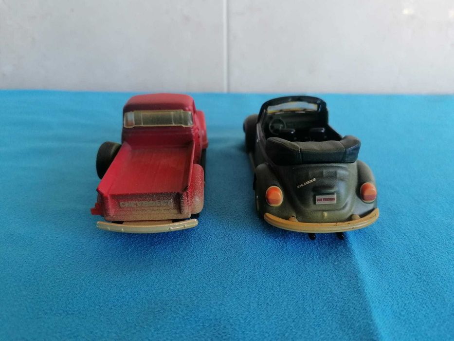 Carrinhos marca Maisto escala 1/36
