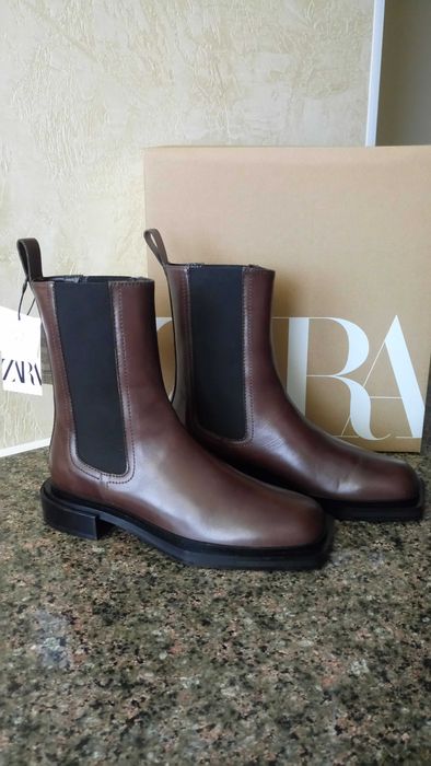 Шкіряні жіночі черевики від Zara