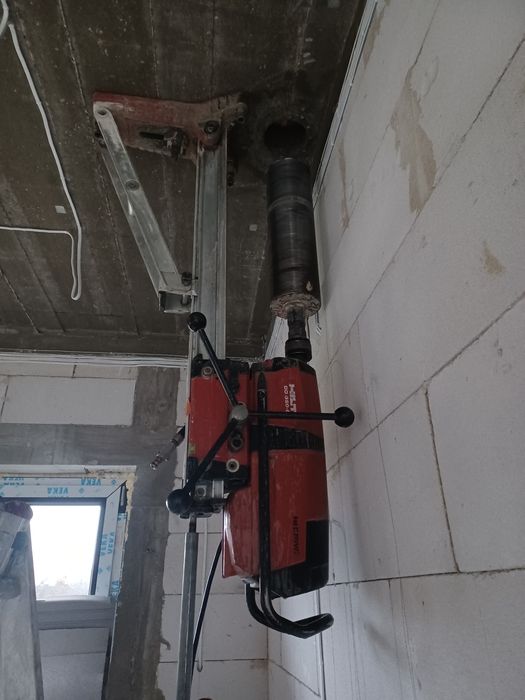 Wiercenie otworów, cięcie betonu, wiertnica, Hiltii, przewierty.
