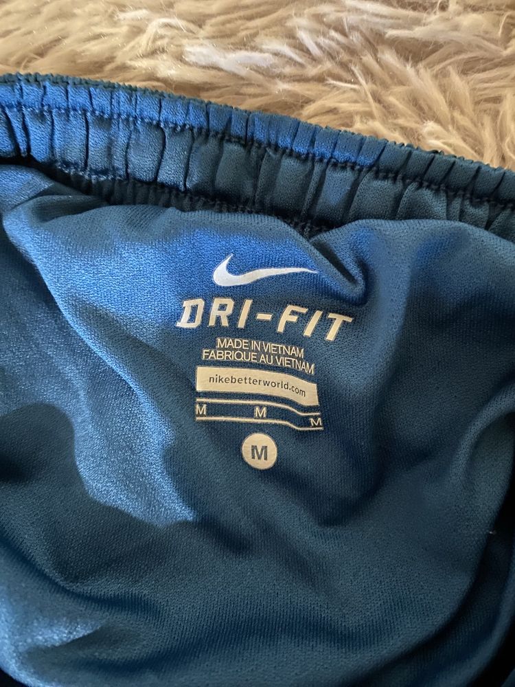 Nike dri fit, в ідеальному стані