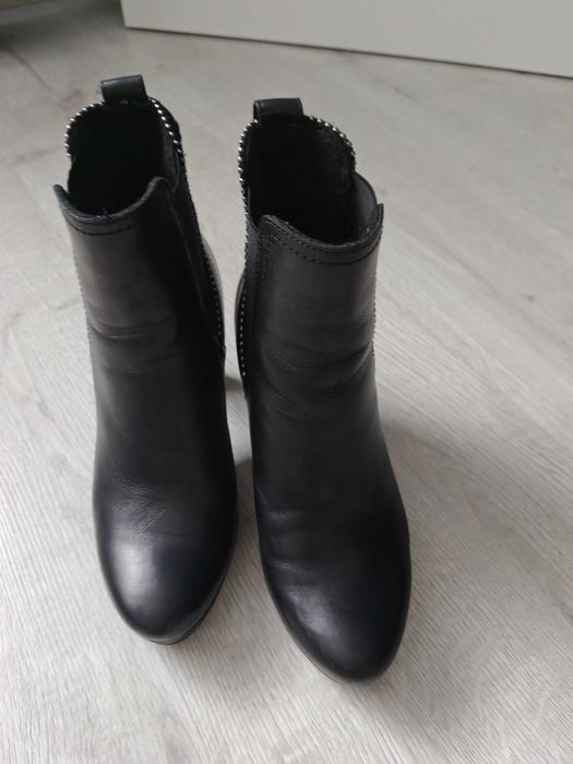 Botki skórzane na obcasie r.37 , CCC