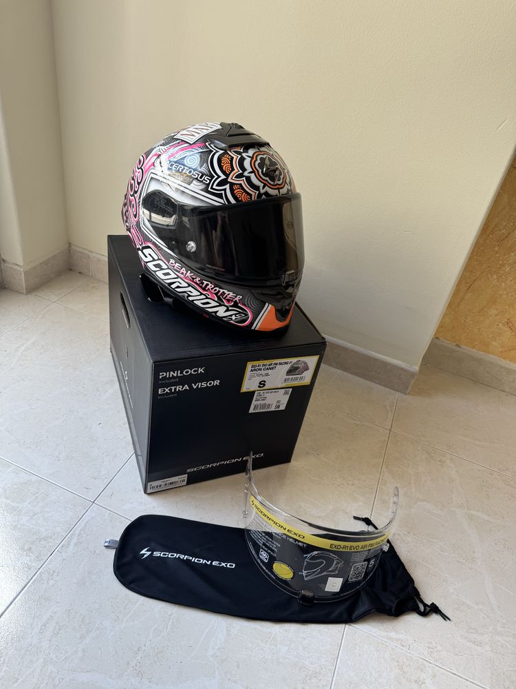 Scorpion EXO-R1 EVO AIR edição Aron Canet