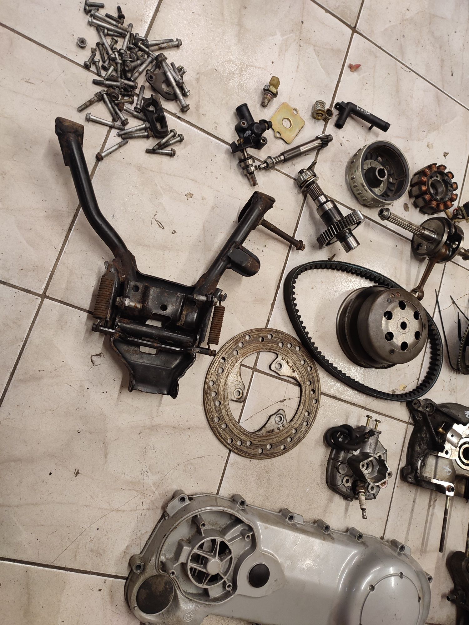 Aprilia SR 50 Ditech Factory silnik części wał kapa cylinder kompresor