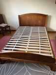 Cama 140 cm em madeira de castanho com estrado Colunex