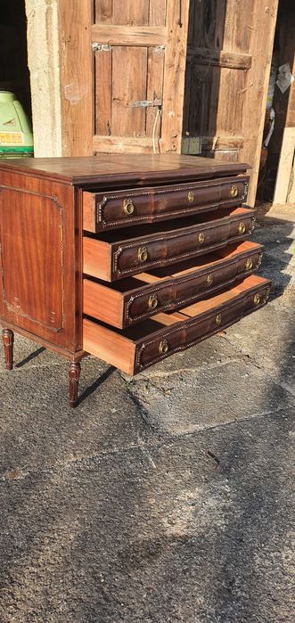 cómoda usada antiga