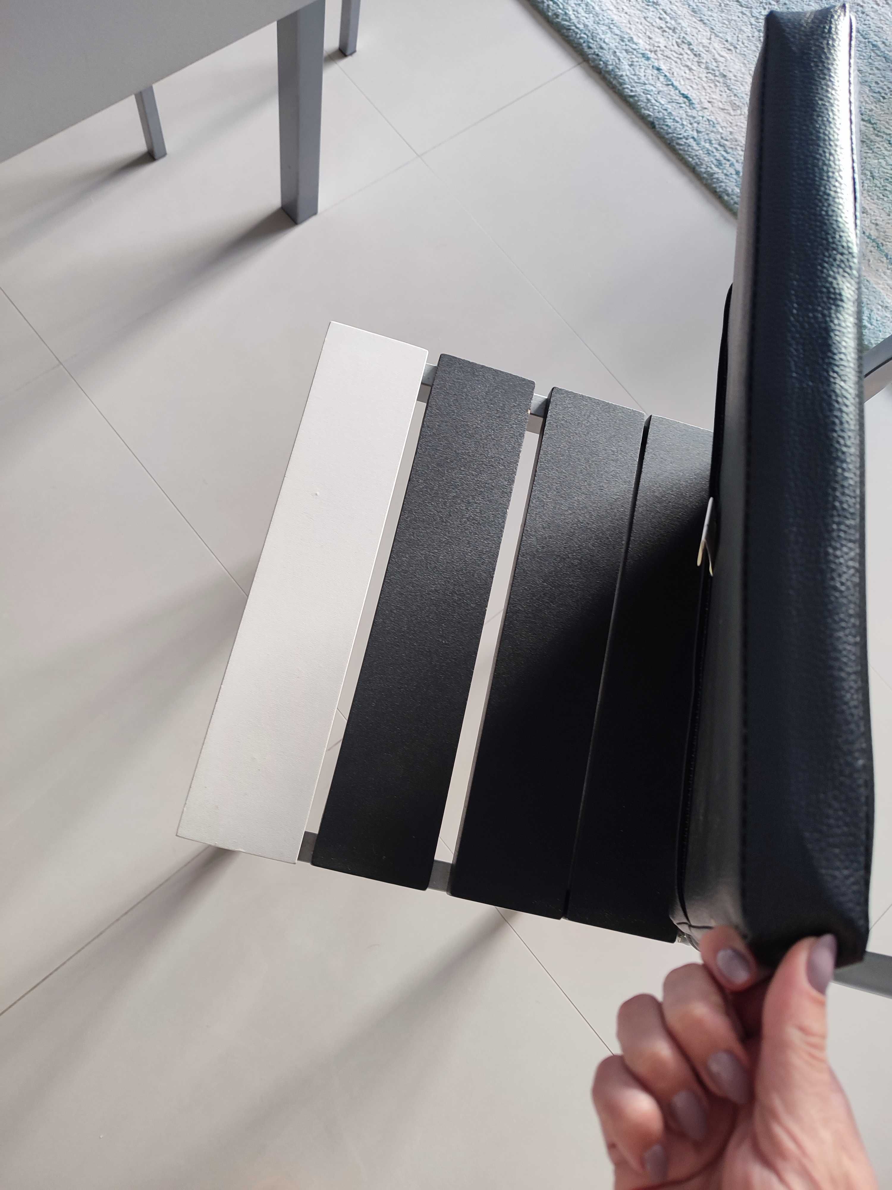 Mesa extensível tampo vidro + 4 cadeiras