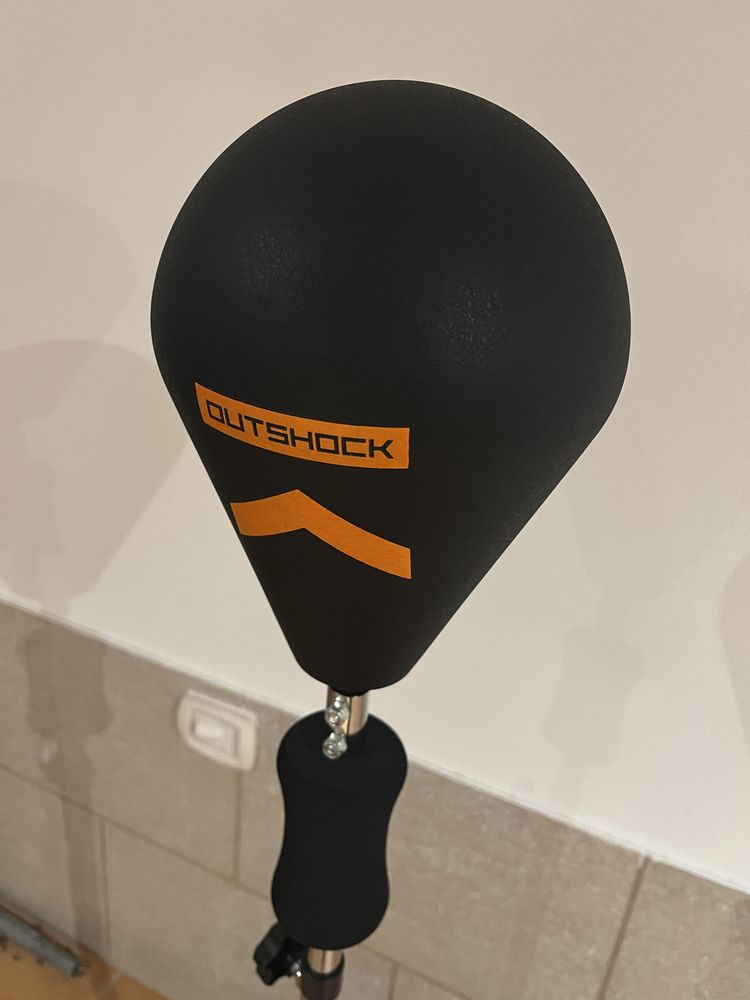 Punching ball ajustável