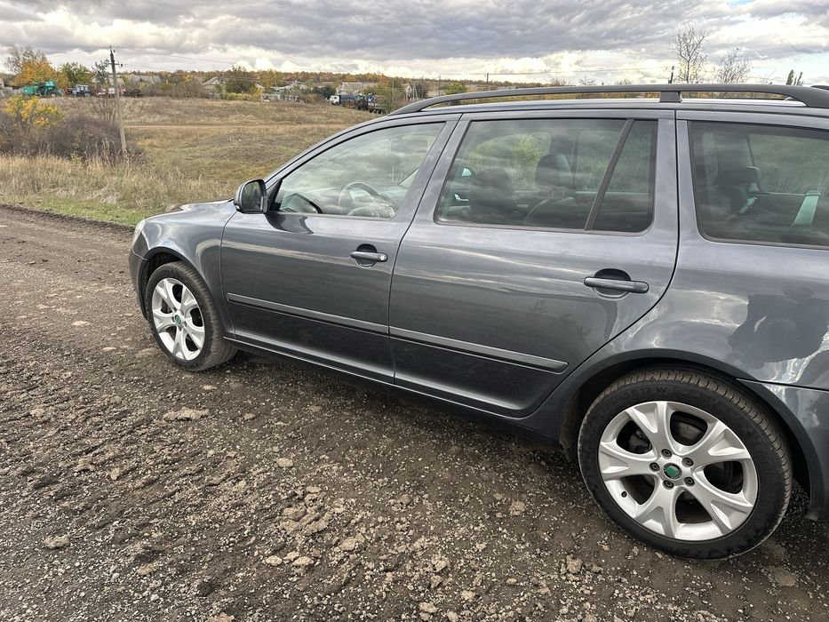 Продам хозяйский и обслуженный авто Skoda A5