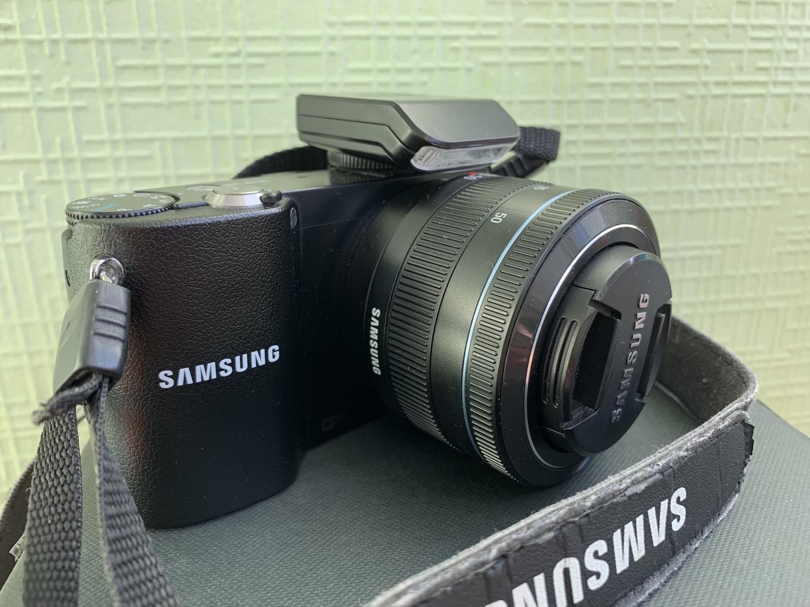 Фотоаппарат Samsung NX1100 + объективы 20-50, 50-200 мм