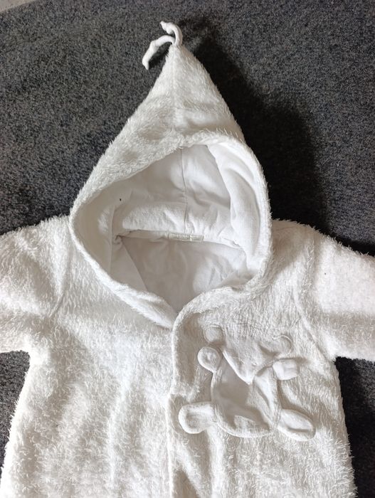 Продам детский вещи , зимняя шапка, костюм,человечек ,размер 3-6 мес