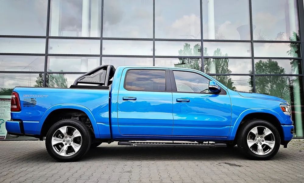 RAM 1500 LARAMIE 5.7 Hemi duży monitor 4x4 piękny KOLOR