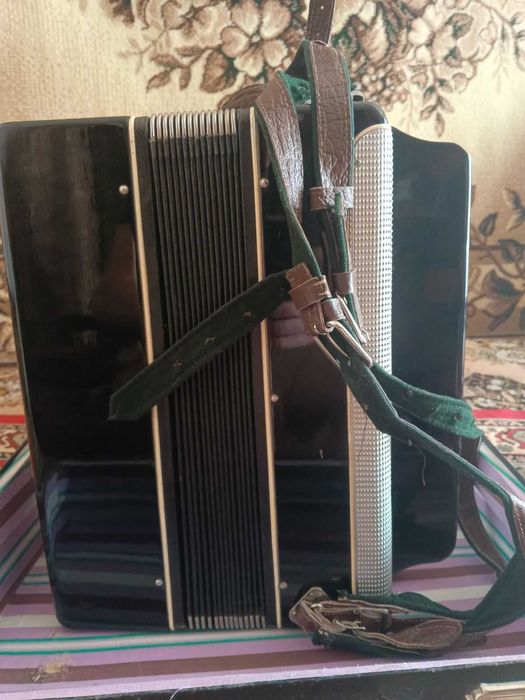 Продам баян Восток