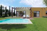 Moderna moradia em banda com piscina em construção em Silves