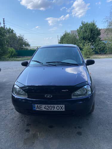 Продаємо свою   машину  Lada Калину  в гарному стані .