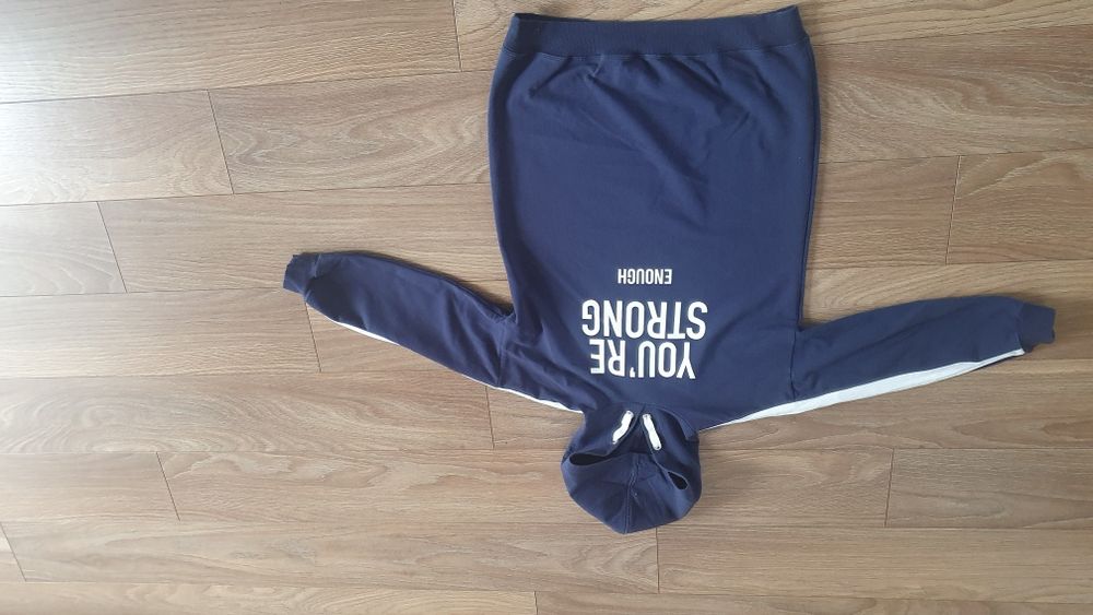 Sukienka Benetton roz 140