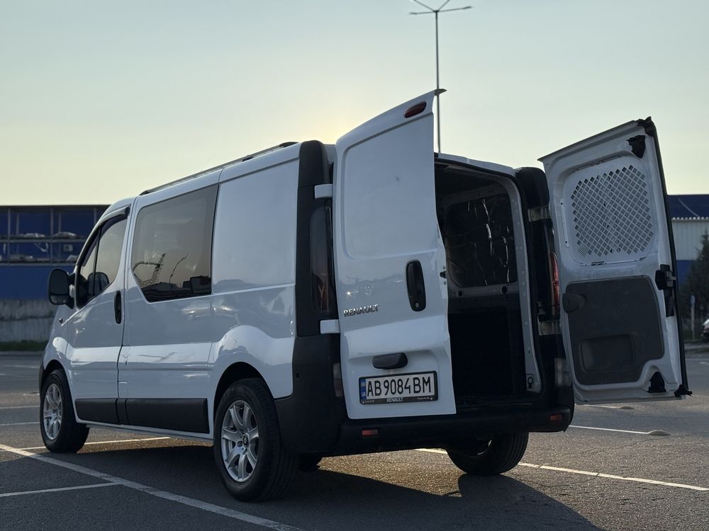 Бус Renault Trafic (1.9dCi) продаж та обмін (мінівен Vivaro Vito T5)