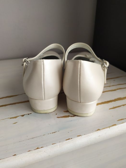 Graceland białe pantofle pantofelki 32 obcas