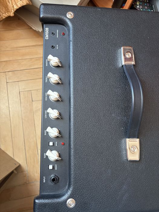 Комбопідсилювач CORT CM150B