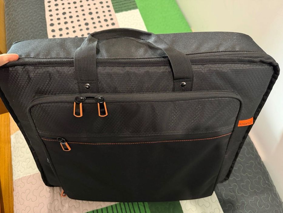 Controladora Mesa Mistura DJ Hercules Inpulse 500 + Case Rolland