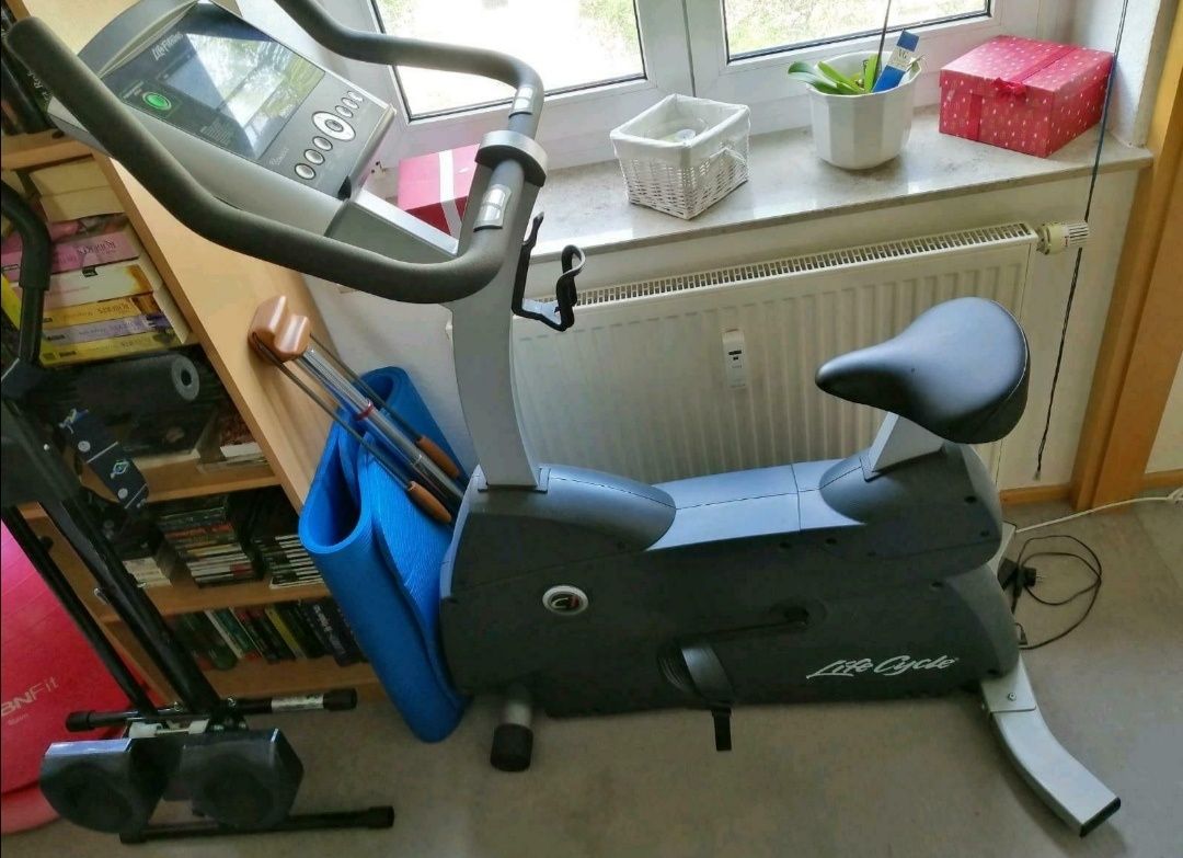 JAK NOWY!Profesjonalny rower stacjonarny Life fitness C1 GO, sklep 4.5
