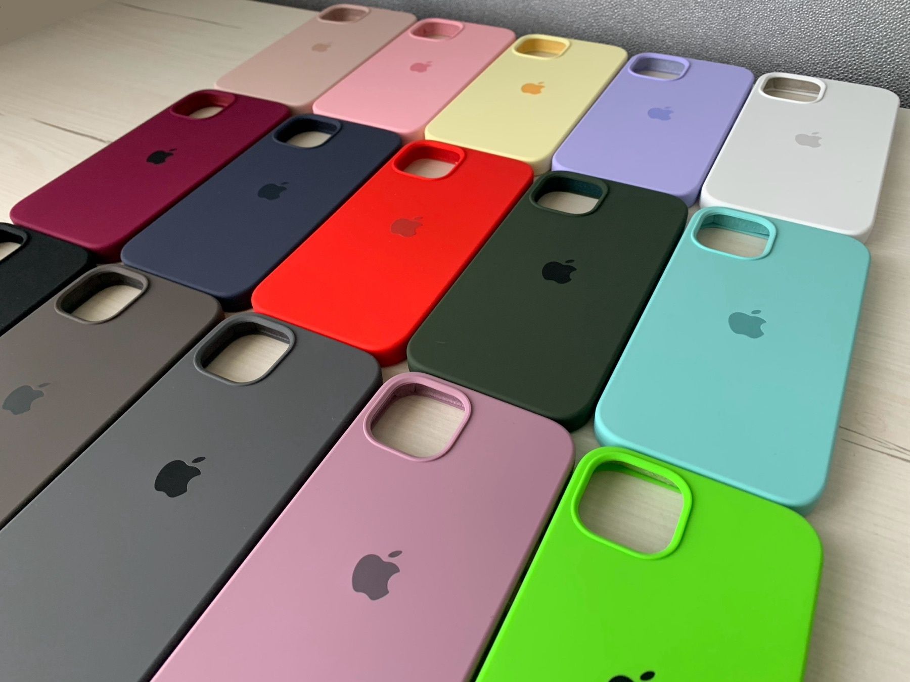 Чехол на айфон 13 Silicone Case iPhone 13 микрофибра силиконовый чохол